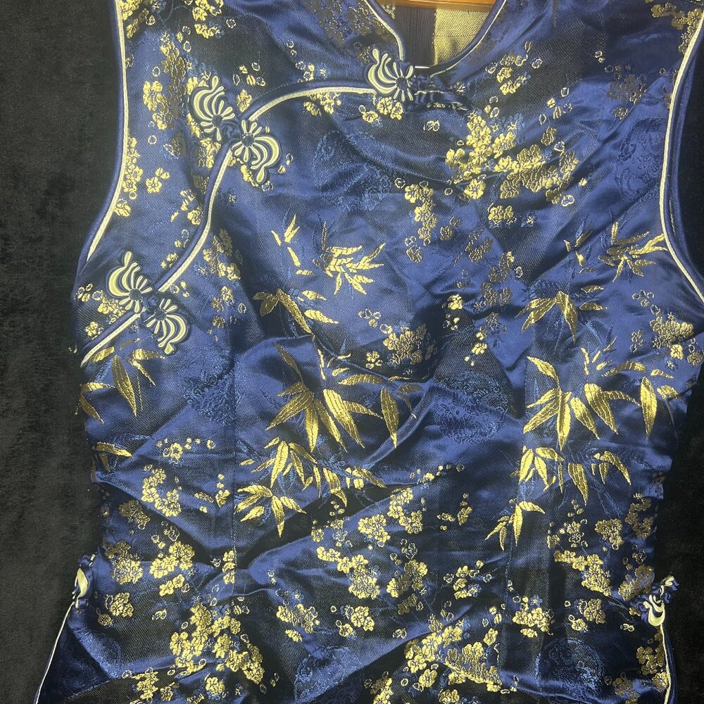 MiMi Blue & Gold Asian Inspired Sleeveless Top XL – Needs One Stitch at Clip